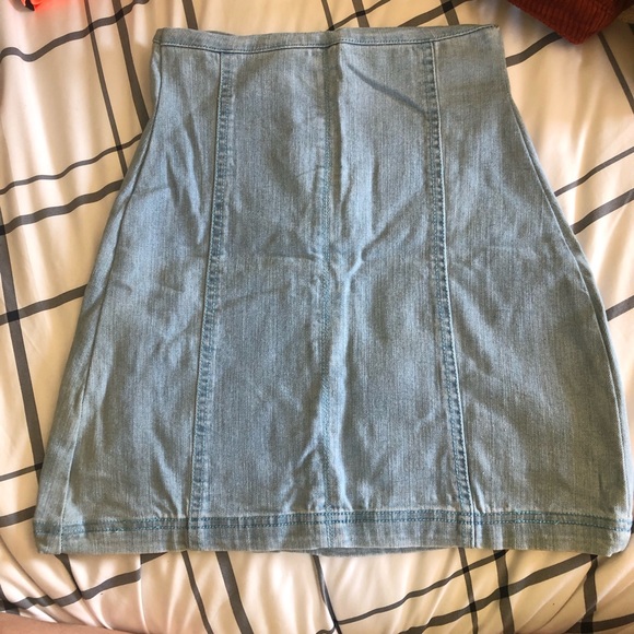 reversible jean skirt! zipper looks good in front or back. women’s size xs - Picture 2 of 3